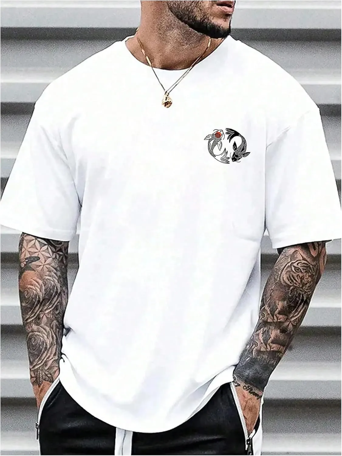 GORGLITTER Men's Japanese Letter Graphic Tee Top Oversized Short Sleeve Casual Aesthetic Print T-Shirt